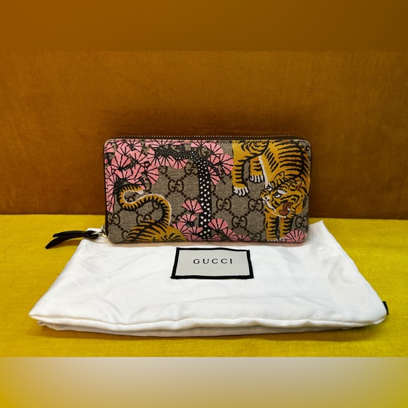 Gucci Handbags - GUCCI GG SUPREME MONOGRAM WALLET - RARE PAINTED TIGER